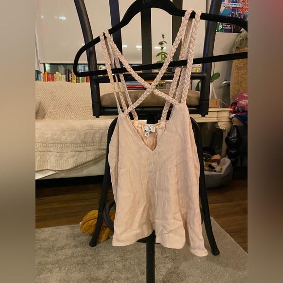 Tobi cute light pink double strap front cross flowy tank top - Picture 5 of 7